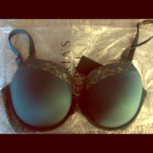 Victoria’s Secret bra 38DD - accidental purchase